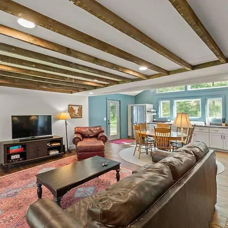 Cabin On 17 Acres By National Forest